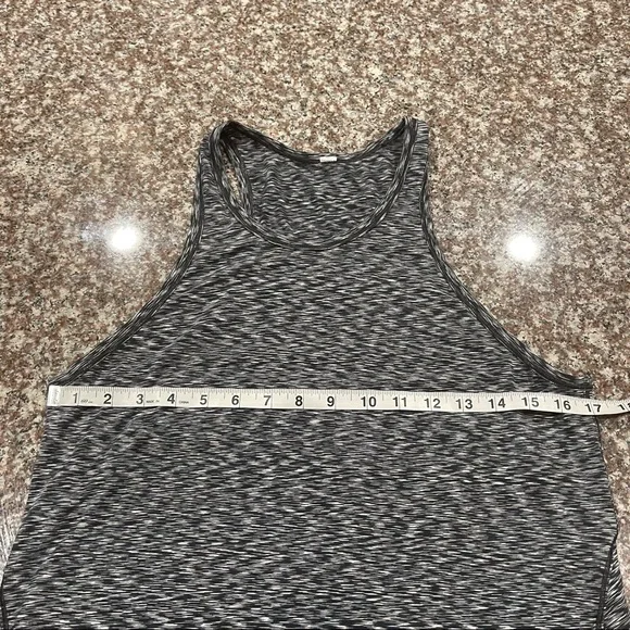 Lululemon Goal Up Tank sz.6 - Picture 8 of 8